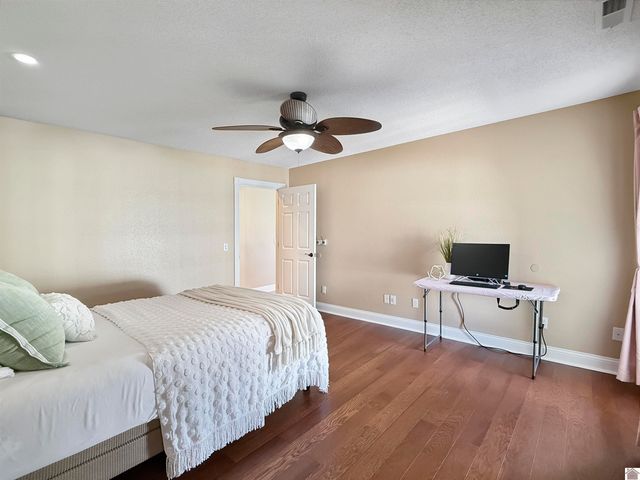 150 Wrather Rd, Murray, KY 42071