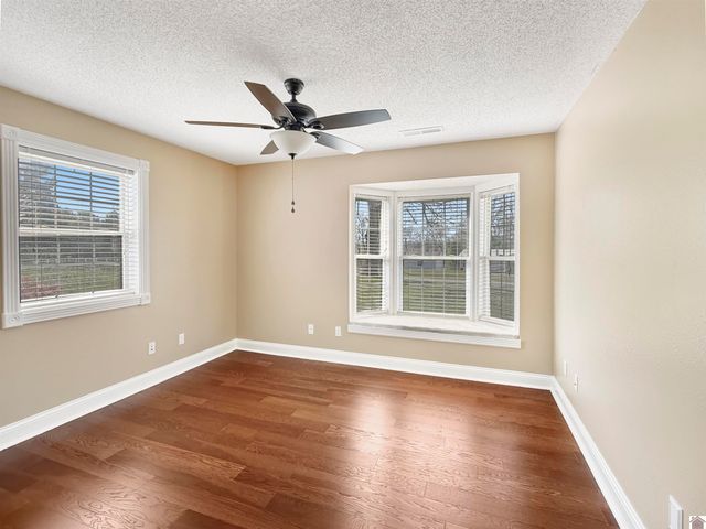 150 Wrather Rd, Murray, KY 42071