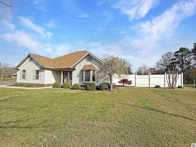 150 Wrather Rd, Murray, KY 42071