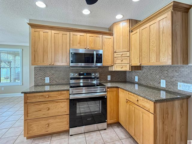 150 Wrather Rd, Murray, KY 42071