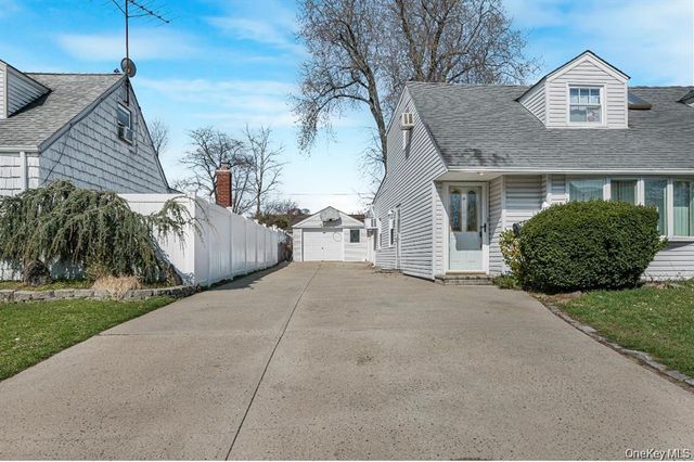 758 Wyngate Drive, Valley Stream, NY 11580