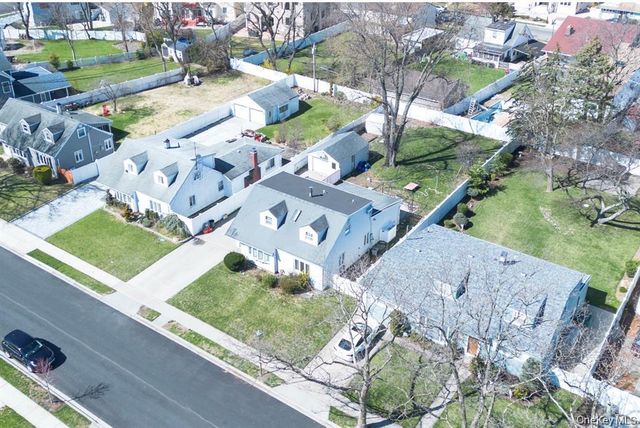 758 Wyngate Drive, Valley Stream, NY 11580