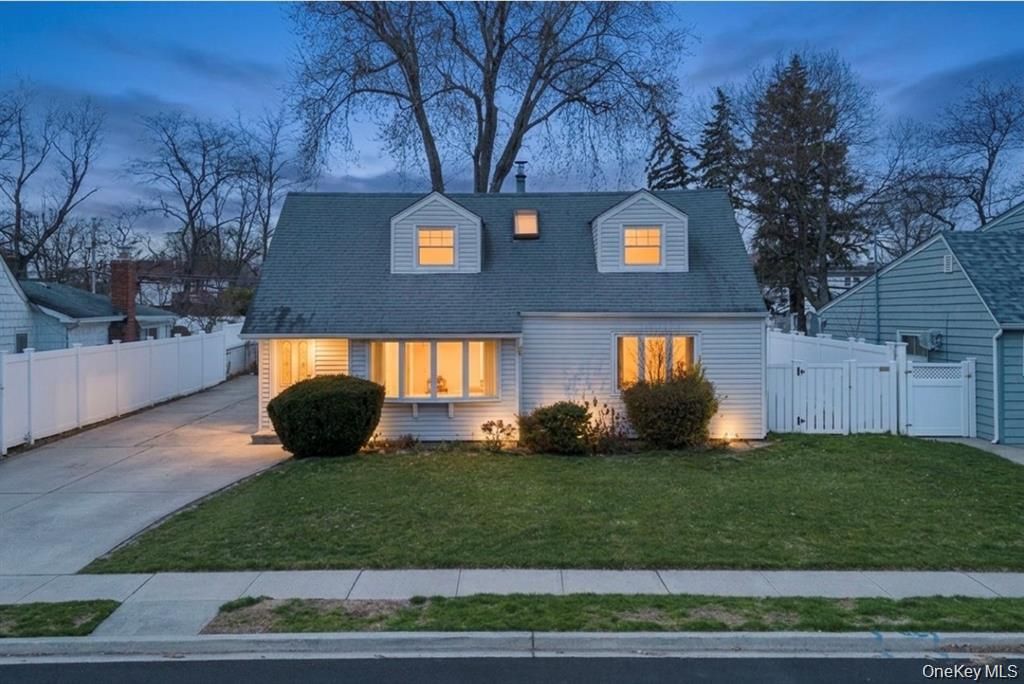 758 Wyngate Drive, Valley Stream, NY 11580 — photo 2