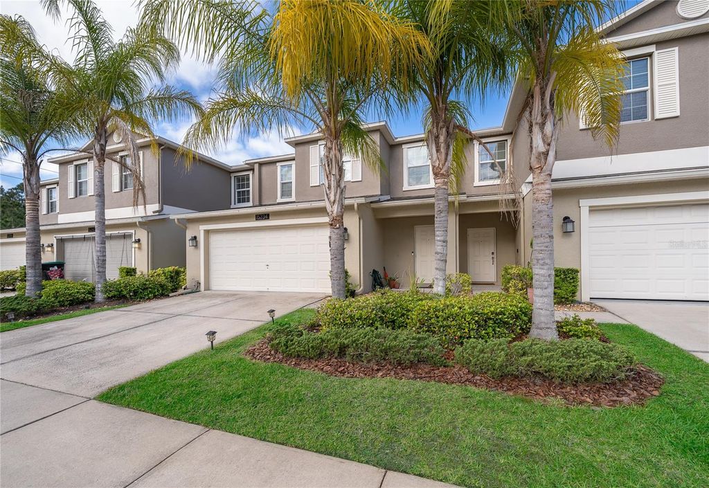 Image 2 of property listing at 15234 HARRINGTON COVE DRIVE, Orlando, FL 32824