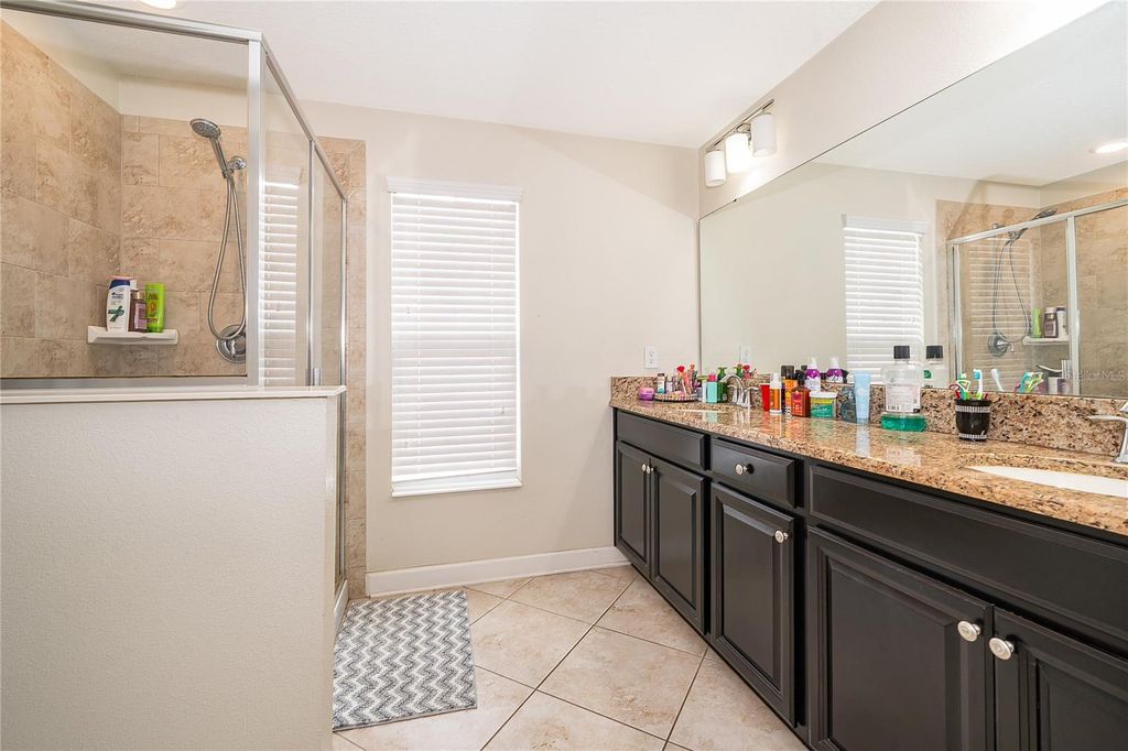 Image 19 of property listing at 15234 HARRINGTON COVE DRIVE, Orlando, FL 32824