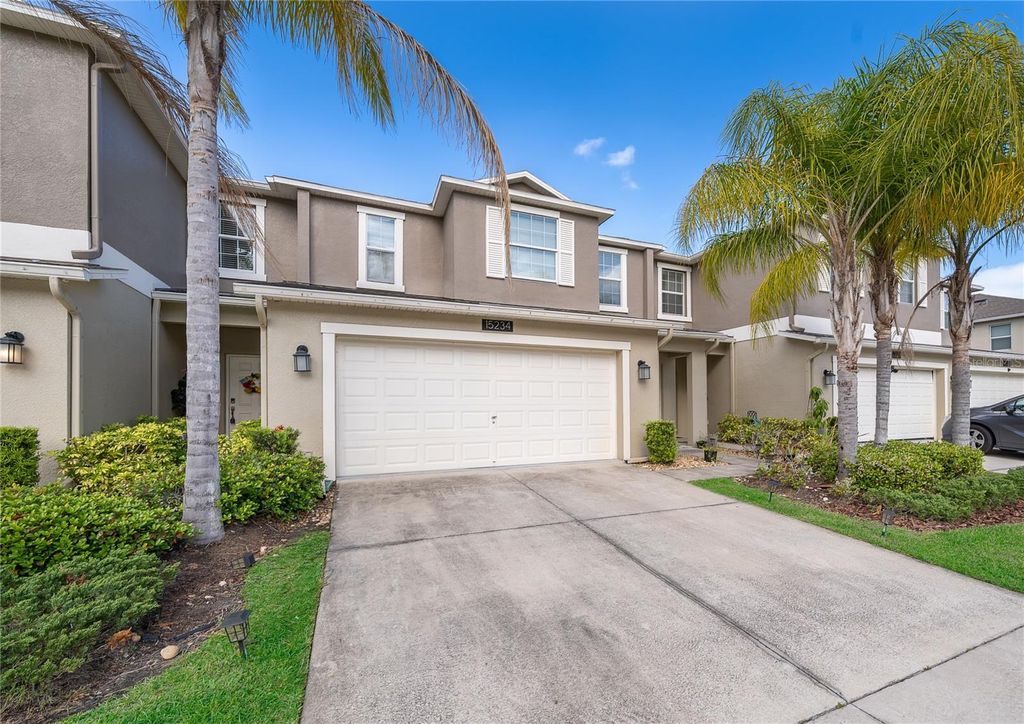 Image 3 of property listing at 15234 HARRINGTON COVE DRIVE, Orlando, FL 32824