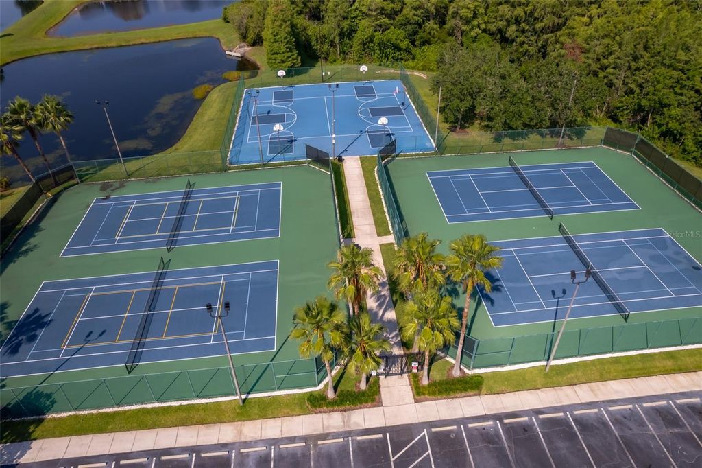 Image 23 of property listing at 15234 HARRINGTON COVE DRIVE, Orlando, FL 32824