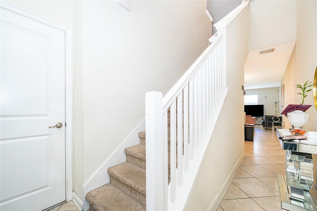 Image 4 of property listing at 15234 HARRINGTON COVE DRIVE, Orlando, FL 32824