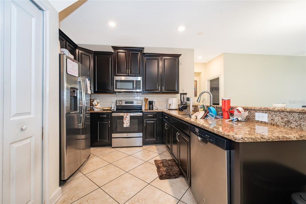 Image 5 of property listing at 15234 HARRINGTON COVE DRIVE, Orlando, FL 32824