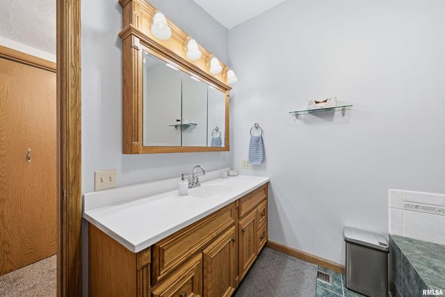 729 N CONN Road, Hanna City, IL 61536