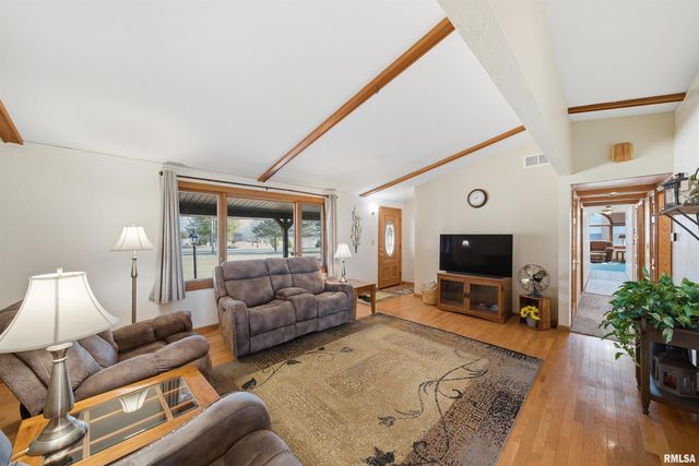 729 N CONN Road, Hanna City, IL 61536