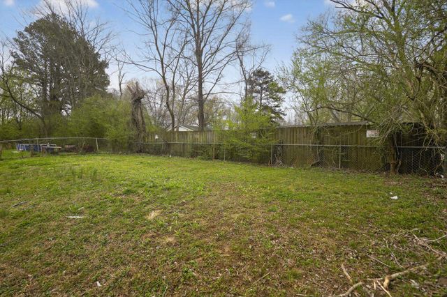 3709 BLUFF WOOD DR, Memphis, TN 38128