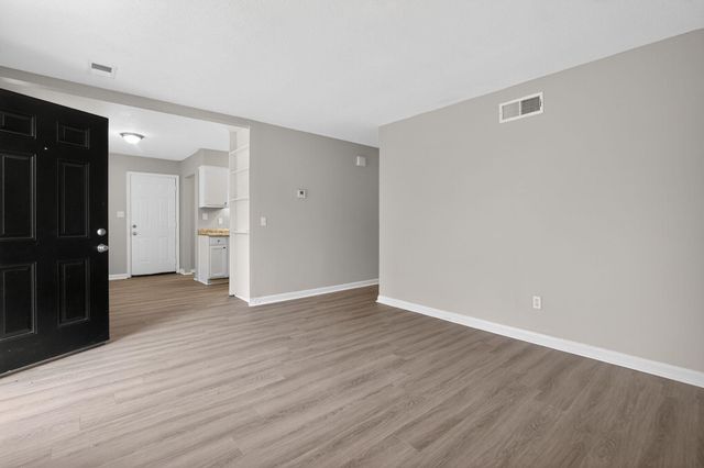 3709 BLUFF WOOD DR, Memphis, TN 38128