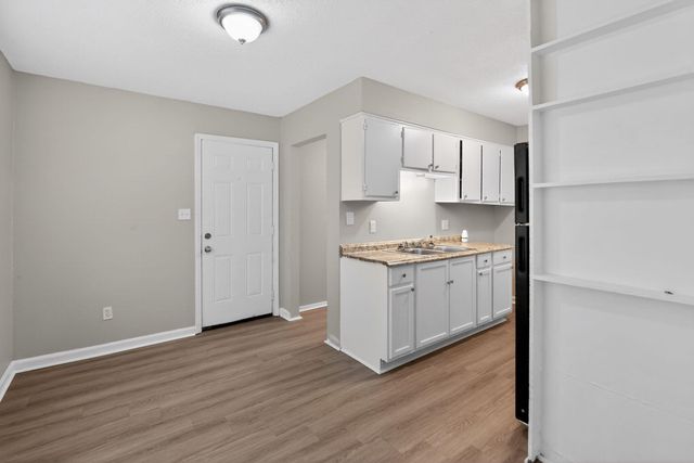 3709 BLUFF WOOD DR, Memphis, TN 38128