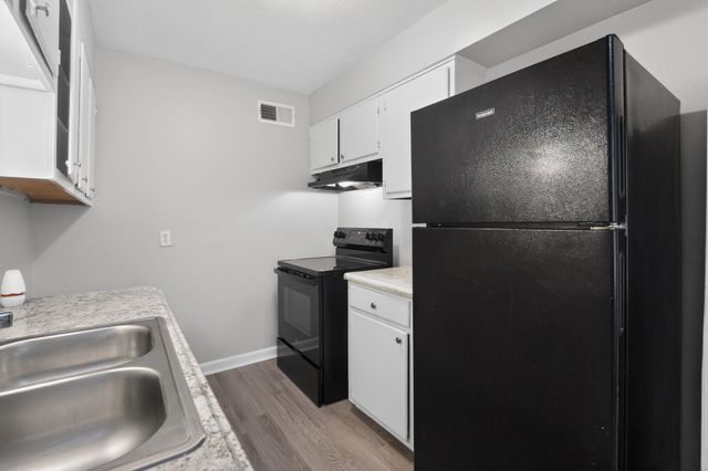 3709 BLUFF WOOD DR, Memphis, TN 38128