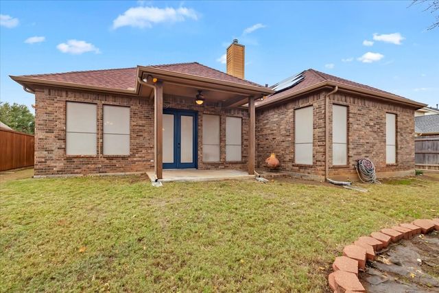 6910 Tradonna Lane, North Richland Hills, TX 76182