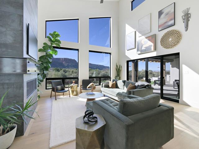 417 Granite Falls Way, Grand Junction, CO 81507