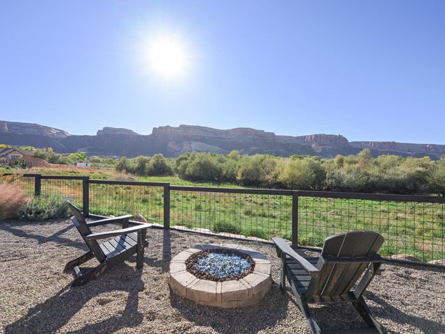 417 Granite Falls Way, Grand Junction, CO 81507