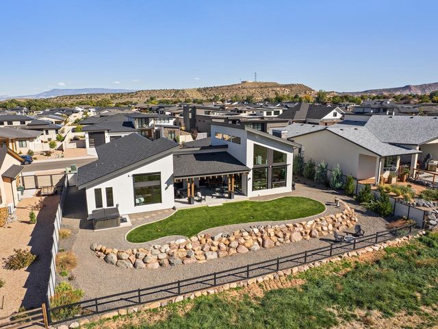 417 Granite Falls Way, Grand Junction, CO 81507