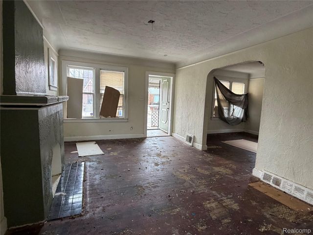 14901 Sorrento Street, Detroit, MI 48227