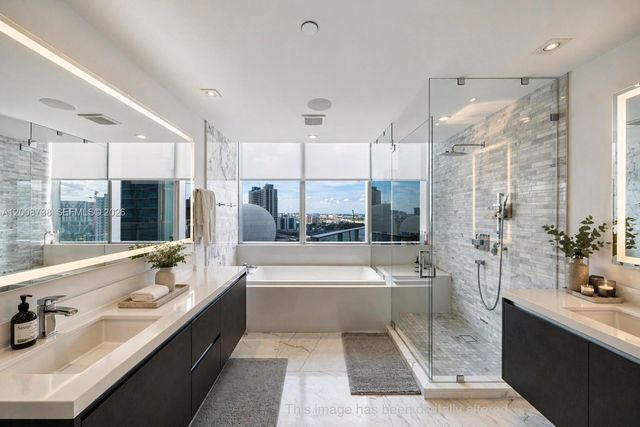 851 NE 1st Ave 1412, Miami, FL 33132