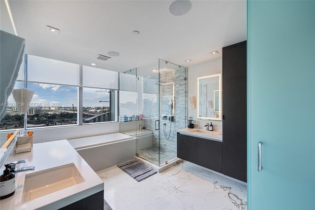 851 NE 1st Ave 1412, Miami, FL 33132