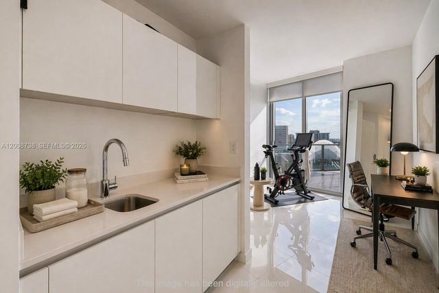 851 NE 1st Ave 1412, Miami, FL 33132