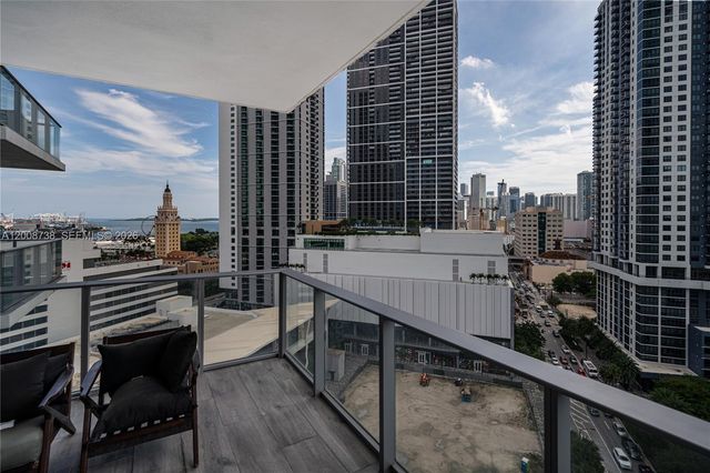 851 NE 1st Ave 1412, Miami, FL 33132