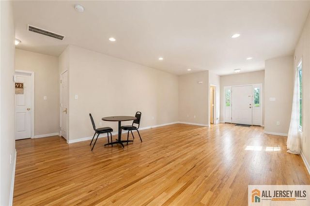 160 Teeple Place, South Plainfield, NJ 07080