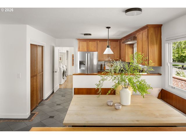 2109 Ne 27TH Ave, Portland, OR 97212