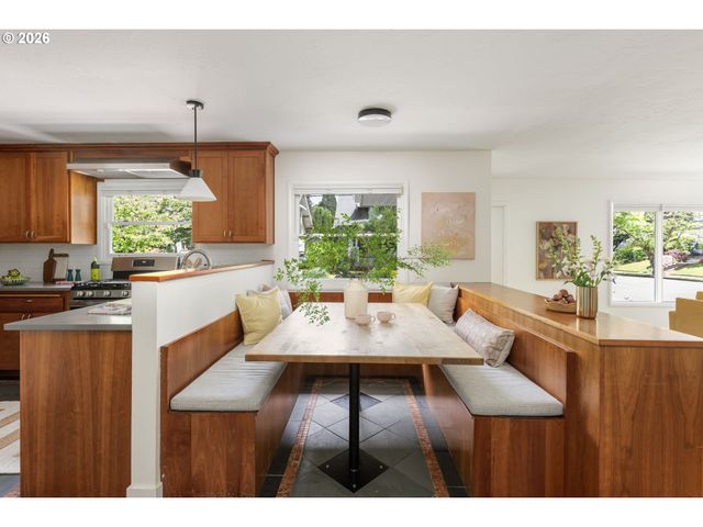 2109 Ne 27TH Ave, Portland, OR 97212