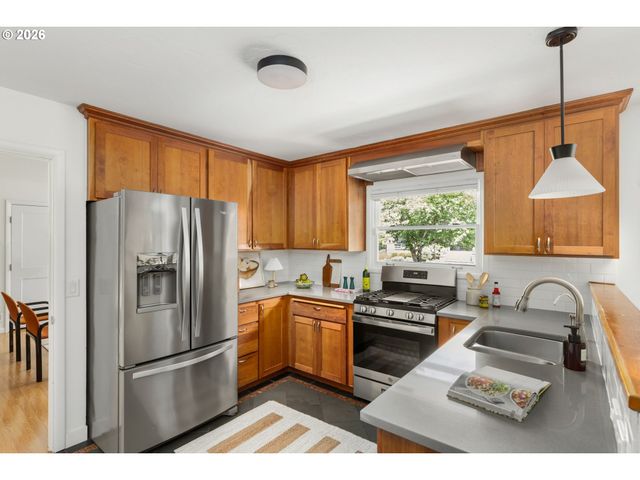 2109 Ne 27TH Ave, Portland, OR 97212