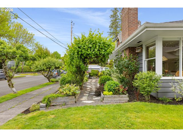 2109 Ne 27TH Ave, Portland, OR 97212