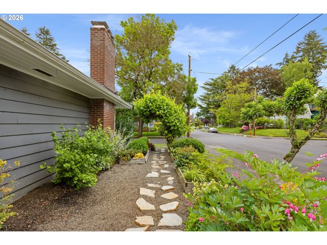 2109 Ne 27TH Ave, Portland, OR 97212