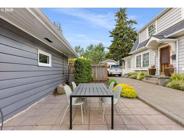 2109 Ne 27TH Ave, Portland, OR 97212
