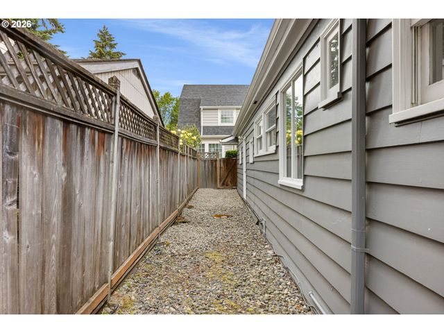 2109 Ne 27TH Ave, Portland, OR 97212