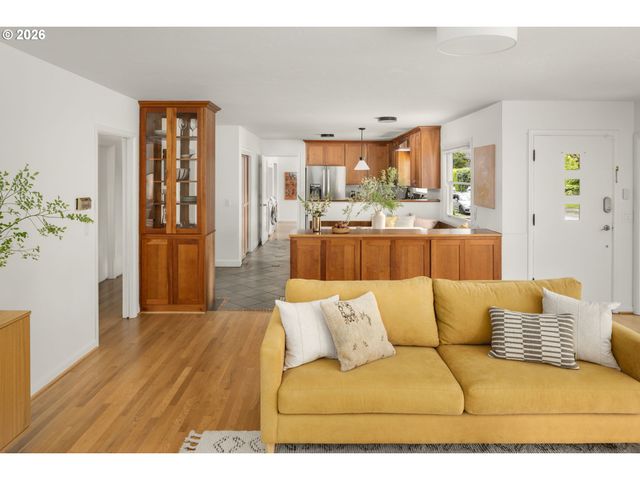 2109 Ne 27TH Ave, Portland, OR 97212