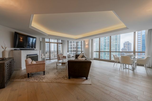 21 E HURON Street 2705, Chicago, IL 60611