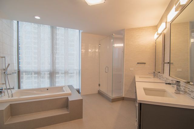 21 E HURON Street 2705, Chicago, IL 60611