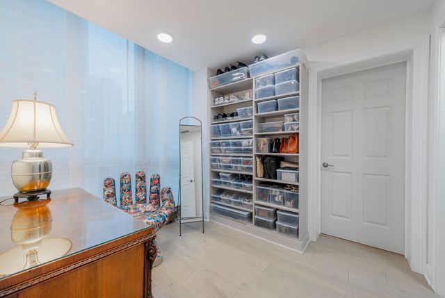 21 E HURON Street 2705, Chicago, IL 60611