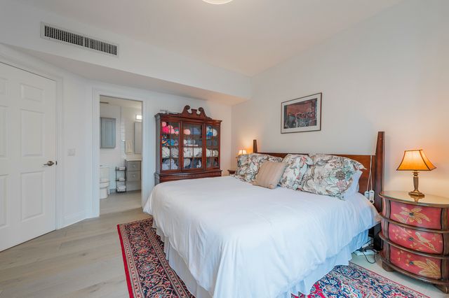 21 E HURON Street 2705, Chicago, IL 60611