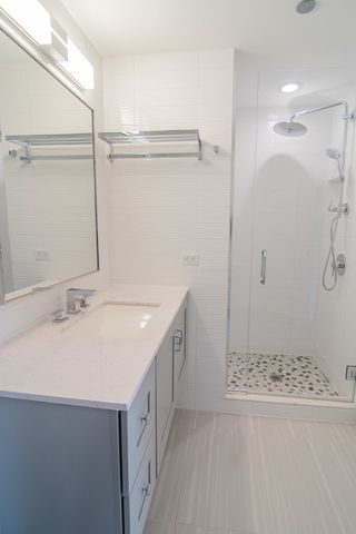 21 E HURON Street 2705, Chicago, IL 60611