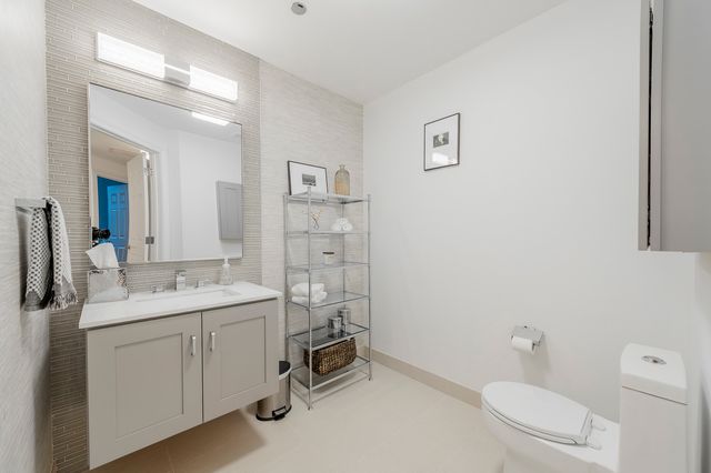 21 E HURON Street 2705, Chicago, IL 60611