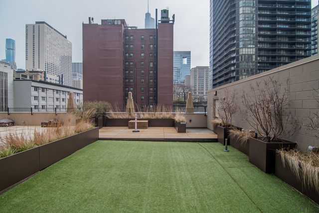 21 E HURON Street 2705, Chicago, IL 60611