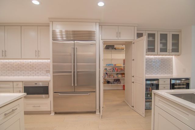 21 E HURON Street 2705, Chicago, IL 60611