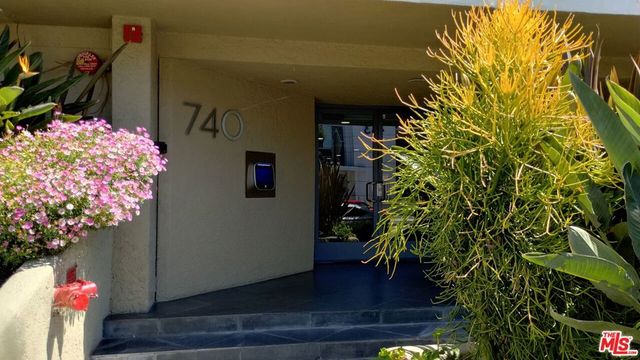 740 N Kings Road 224, Los Angeles, CA 90069