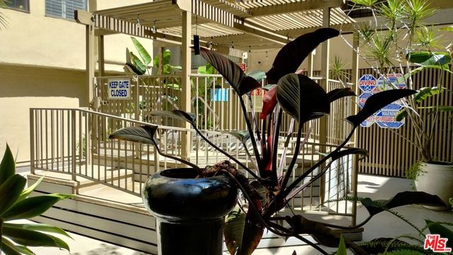 740 N Kings Road 224, Los Angeles, CA 90069