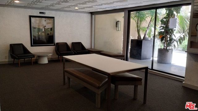 740 N Kings Road 224, Los Angeles, CA 90069