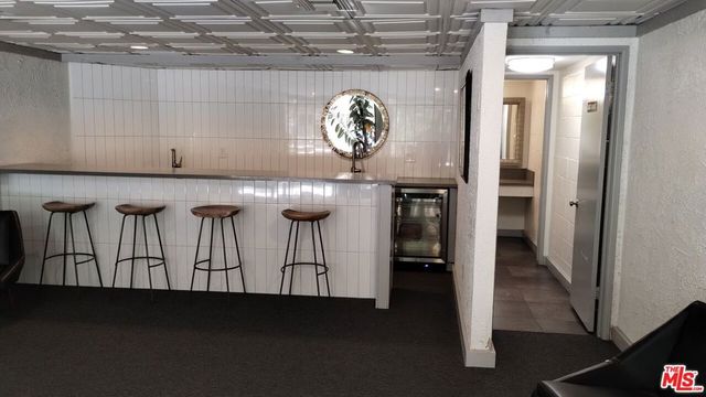 740 N Kings Road 224, Los Angeles, CA 90069