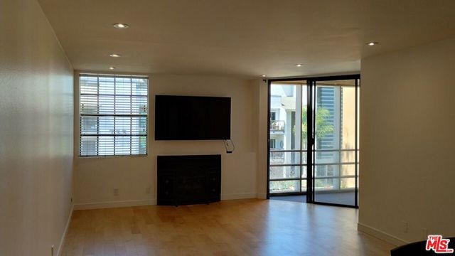 740 N Kings Road 224, Los Angeles, CA 90069
